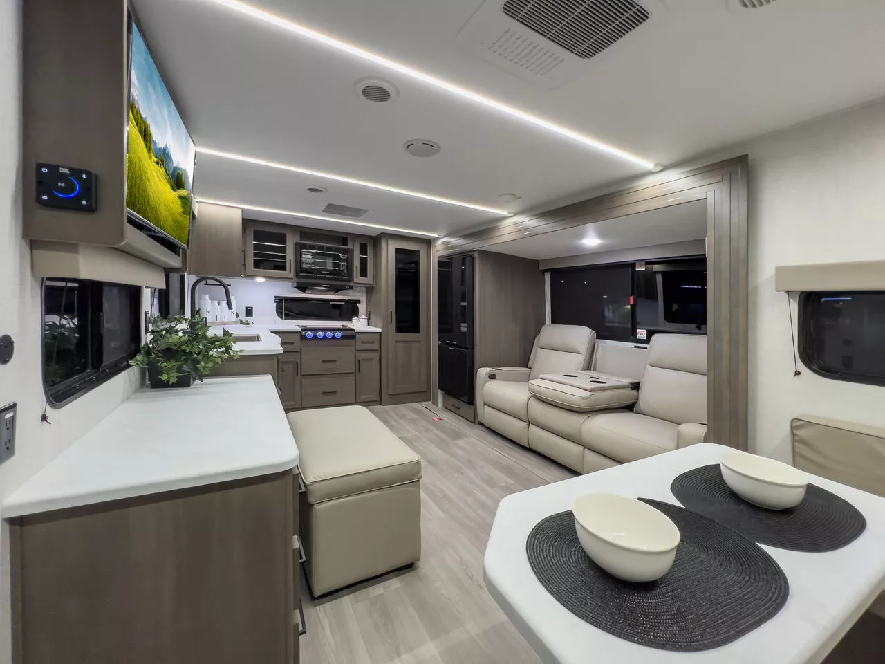 Grand-Design-Transcend-315RKT-wohnen-1